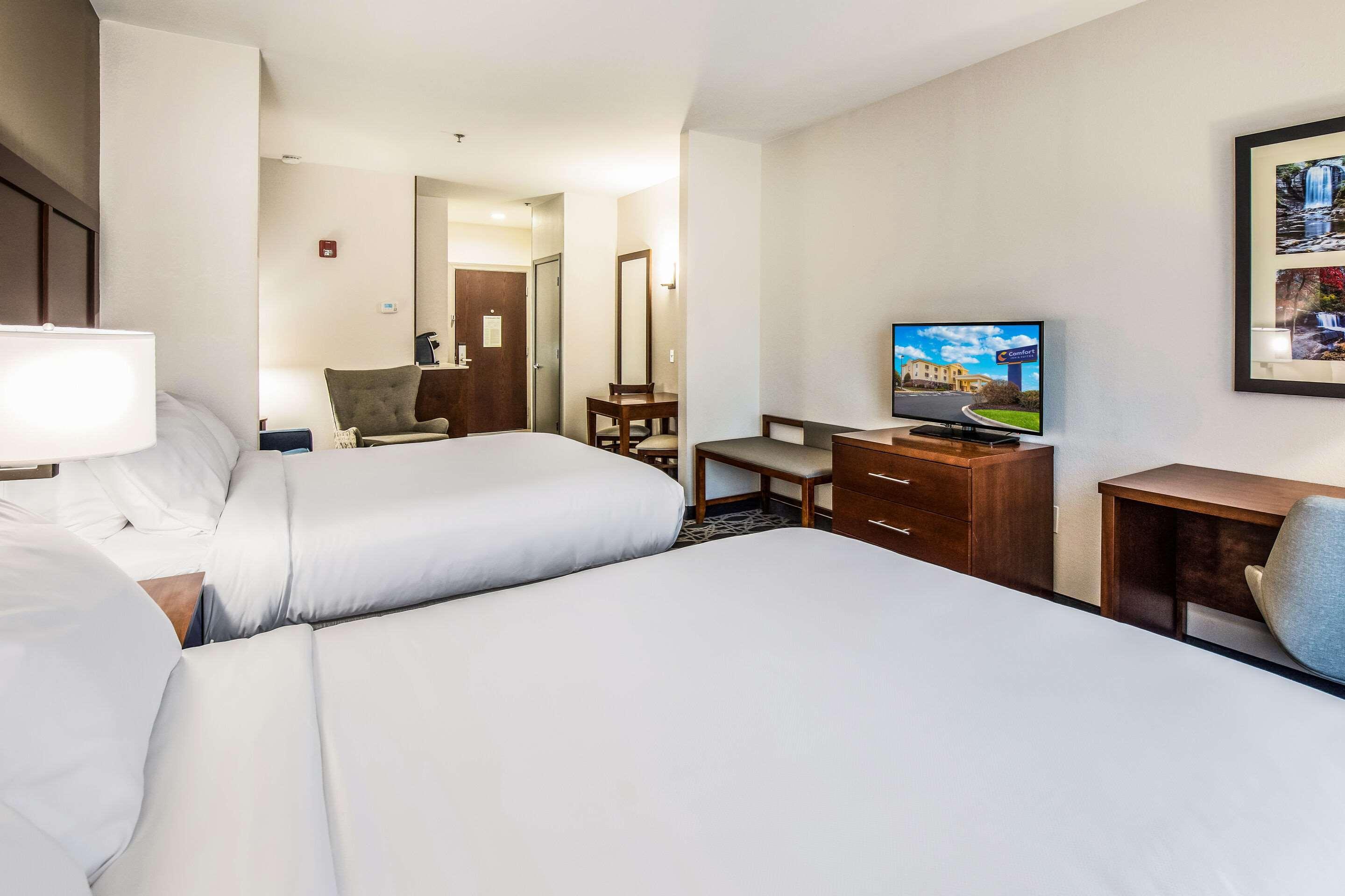 Comfort Inn & Suites Brevard Exteriör bild